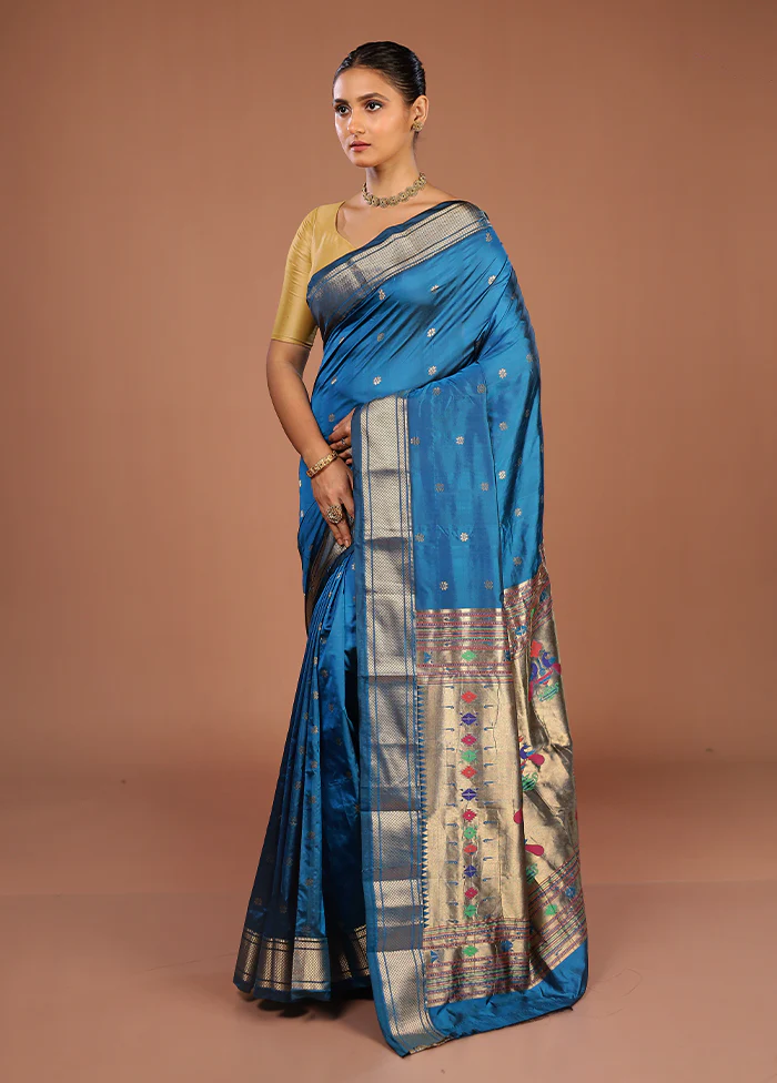 Blue Handloom Kanjivaram Pure Silk Saree With Blouse Piece - Image 4