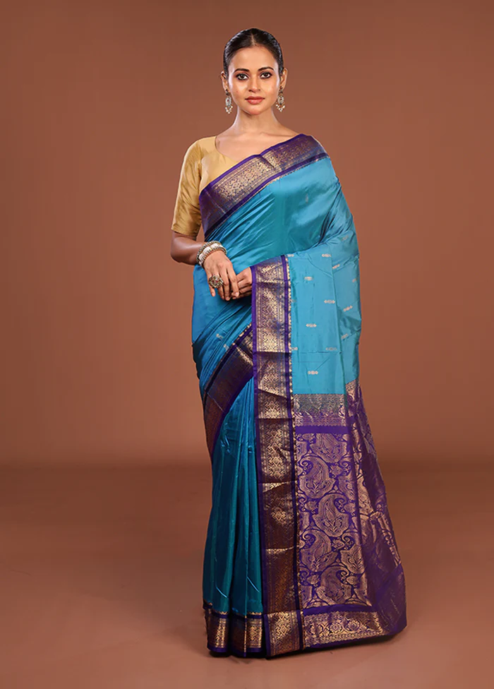 Blue Handloom Kanjivaram Pure Silk Saree With Blouse Piece - Image 2