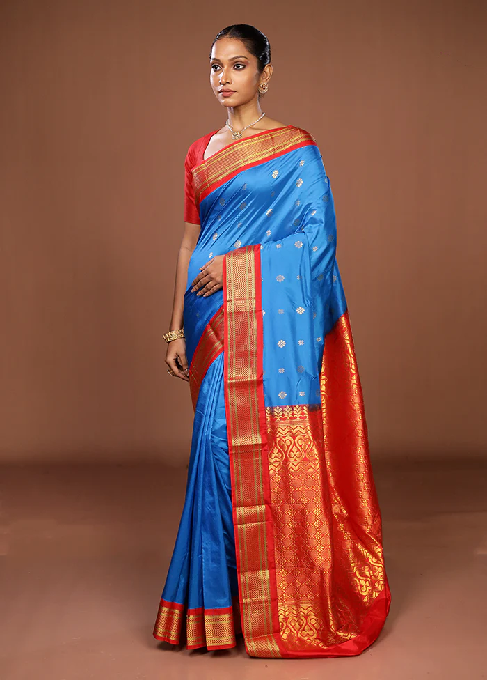 Blue Handloom Kanjivaram Pure Silk Saree With Blouse Piece - Image 4