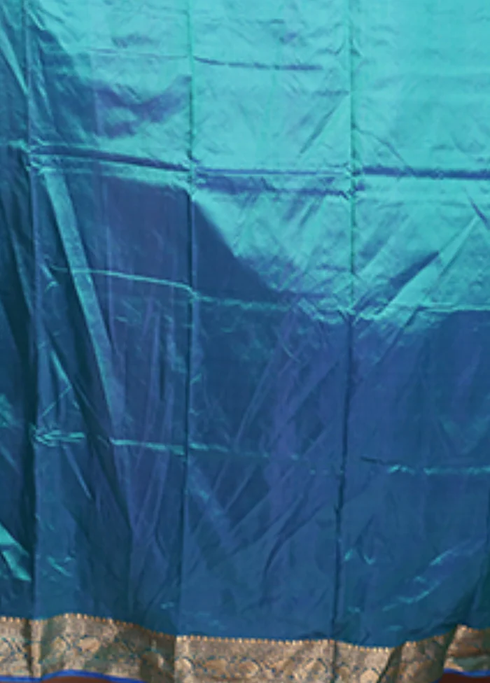 Blue Handloom Katan Pure Silk Saree With Blouse Piece - Image 5