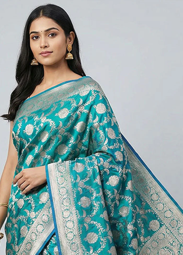 Blue Handloom Katan Pure Silk Saree With Blouse Piece - Image 2