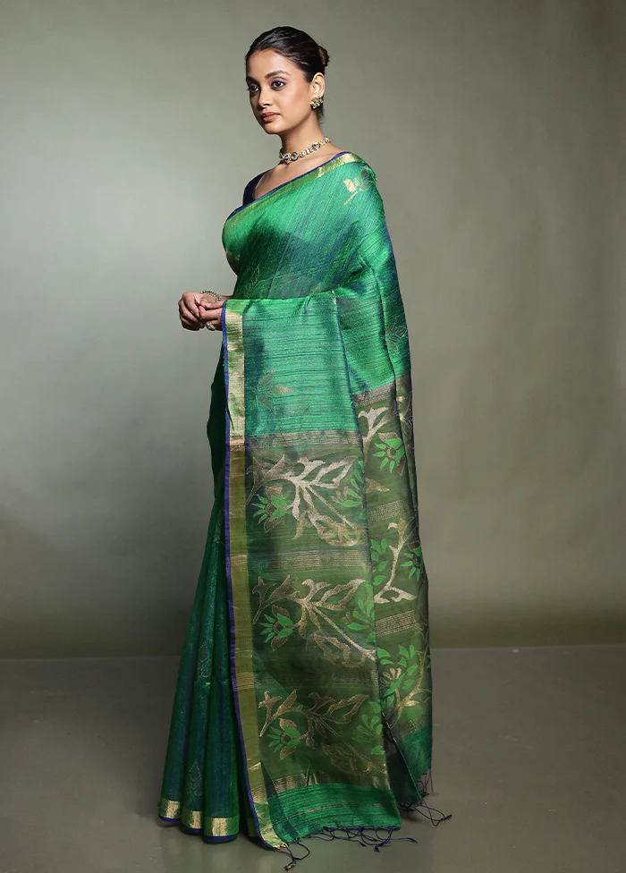 Green Handloom Matka Pure Silk Saree With Blouse Piece - Image 4