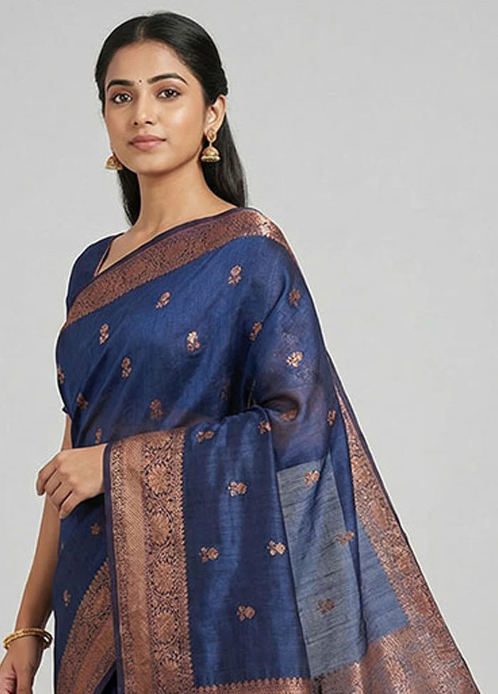 Blue Handloom Tussar Pure Silk Saree With Blouse Piece - Image 2