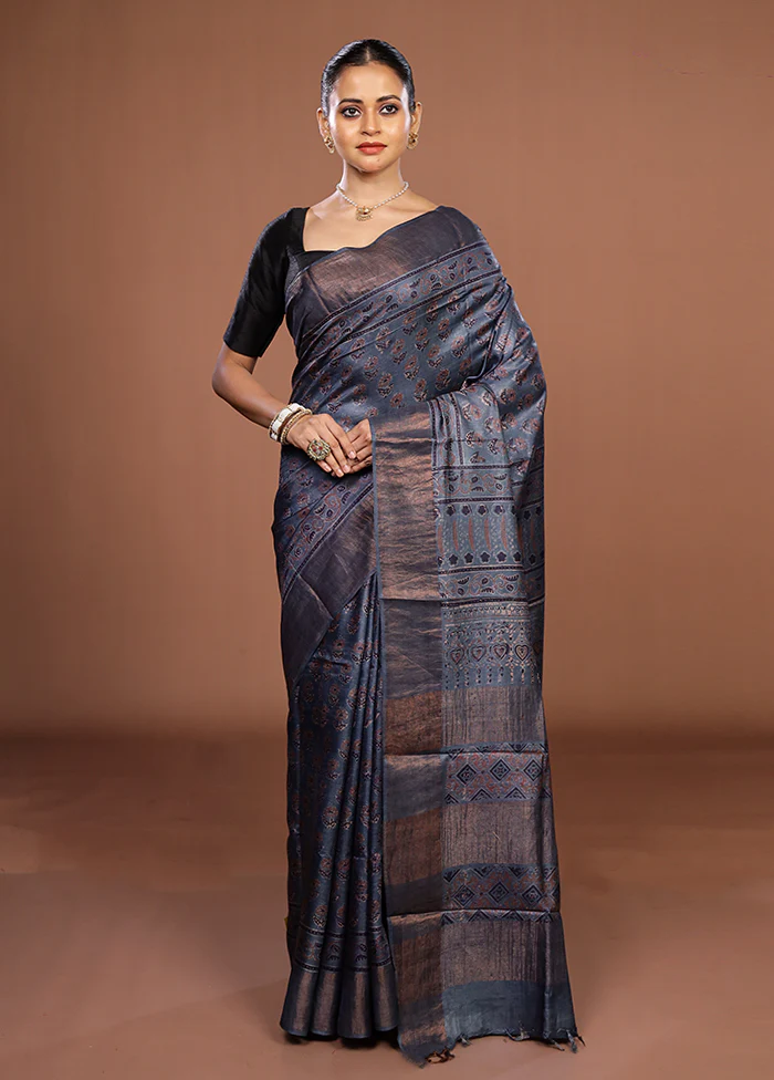 Grey Handloom Tussar Pure Silk Saree With Blouse Piece - Image 2