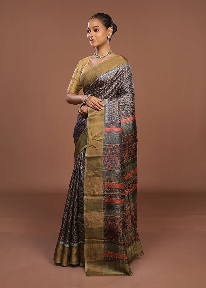 Grey Handloom Tussar Pure Silk Saree With Blouse Piece - Image 4