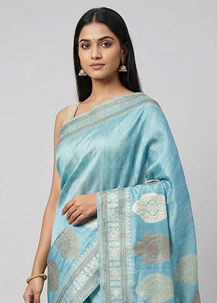 Blue Handloom Tussar Pure Silk Saree With Blouse Piece - Image 2