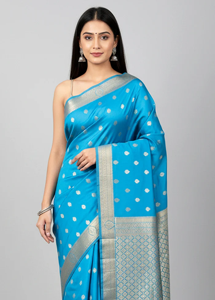 Blue Kanjivaram Silk Saree With Blouse Piece - Image 2