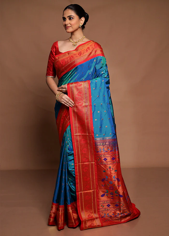 Blue Kanjivaram Silk Saree With Blouse Piece - Image 4