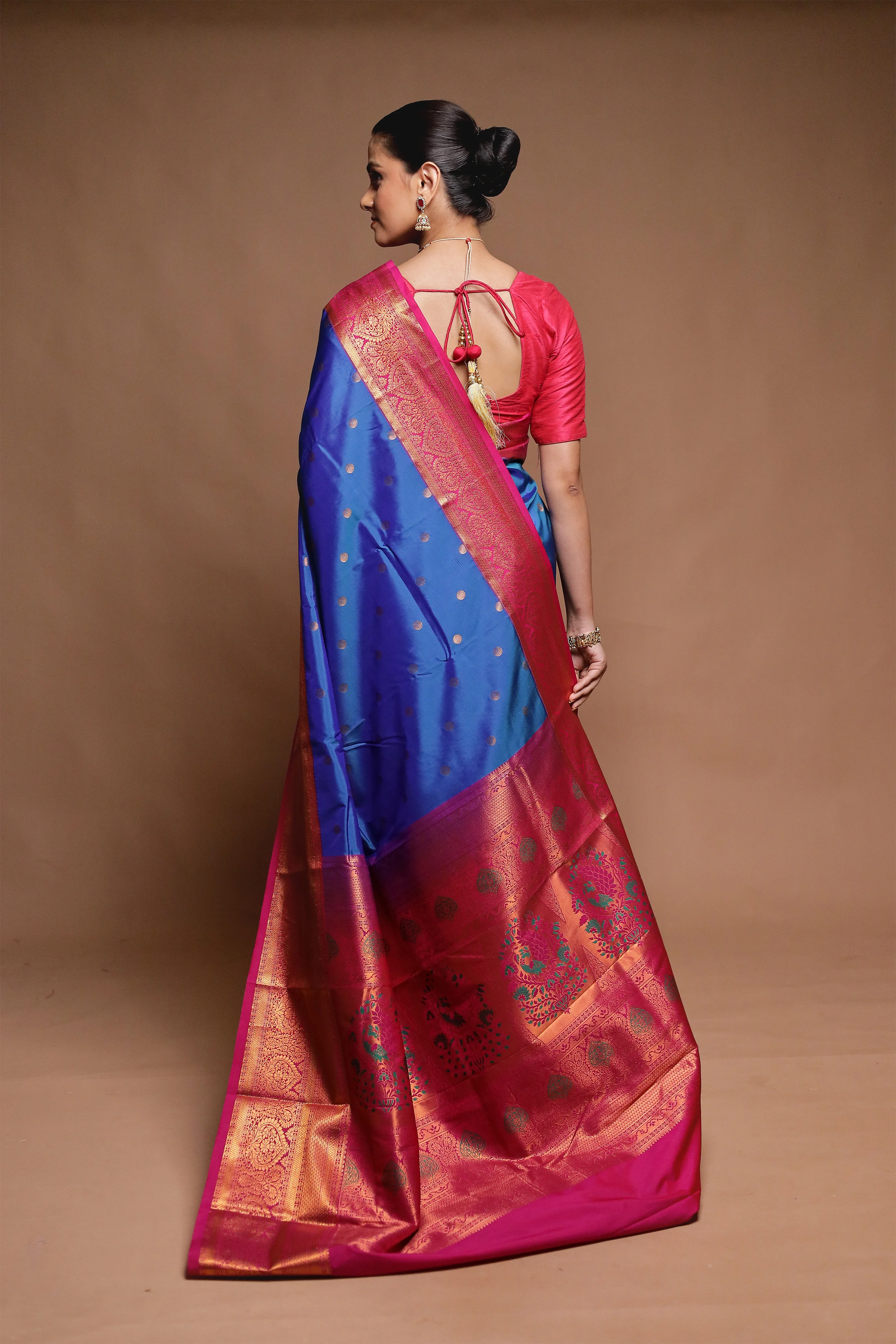Blue Kanjivaram Silk Saree With Blouse Piece - Image 3