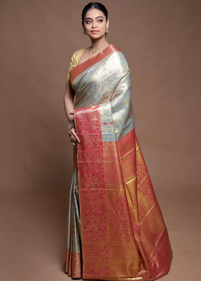 Green Kanjivaram Silk Saree With Blouse Piece - Image 4
