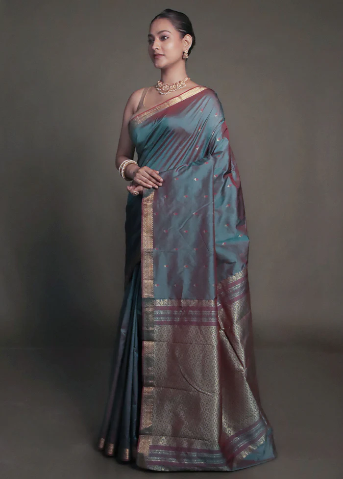 Blue Kanjivaram Silk Saree With Blouse Piece - Image 4