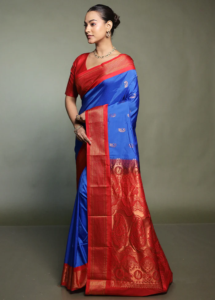 Blue Kanjivaram Silk Saree With Blouse Piece - Image 4