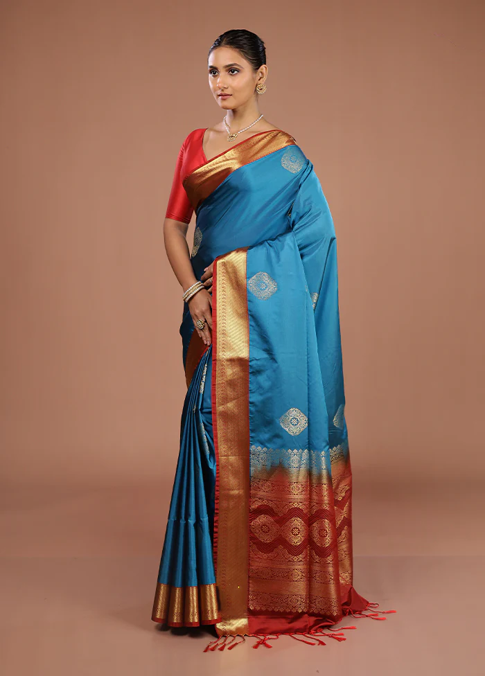 Blue Kanjivaram Silk Saree With Blouse Piece - Image 4
