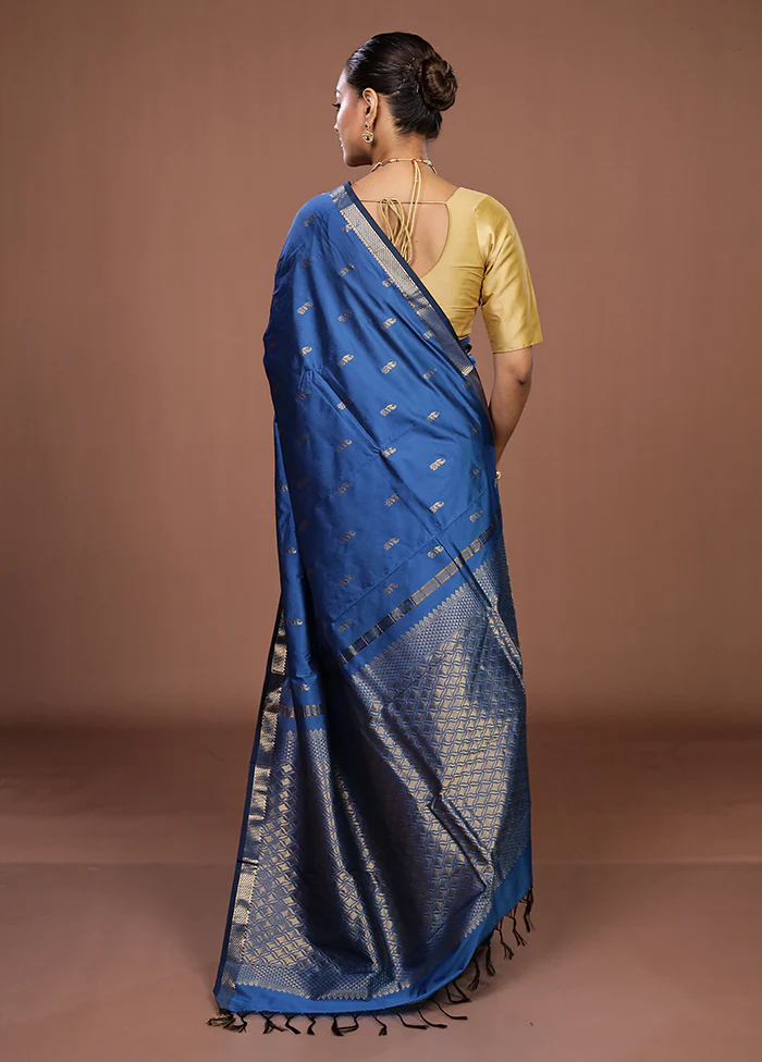 Blue Kanjivaram Silk Saree With Blouse Piece - Image 3