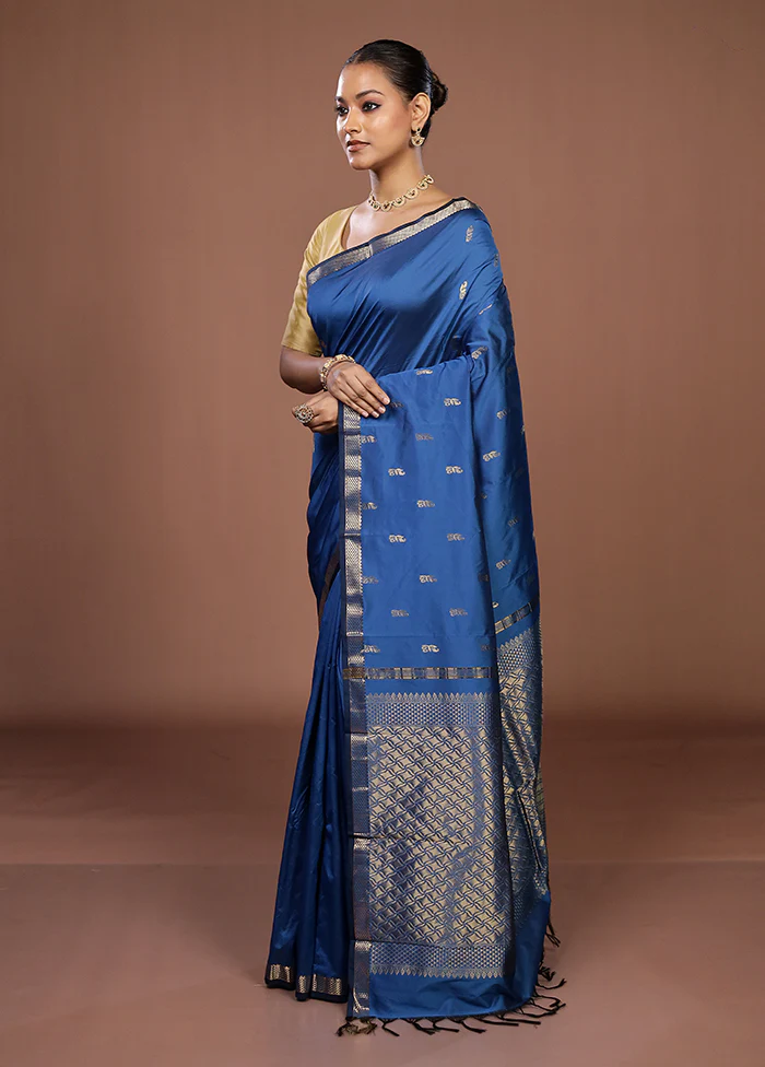 Blue Kanjivaram Silk Saree With Blouse Piece - Image 4