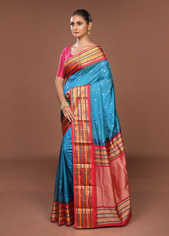 Blue Kanjivaram Silk Saree With Blouse Piece - Image 4