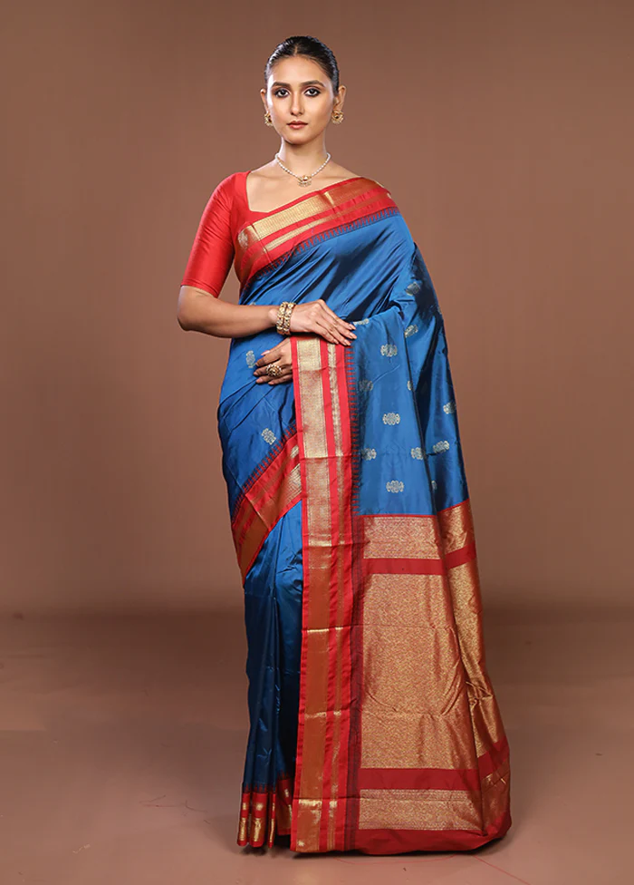 Blue Kanjivaram Silk Saree With Blouse Piece - Image 2