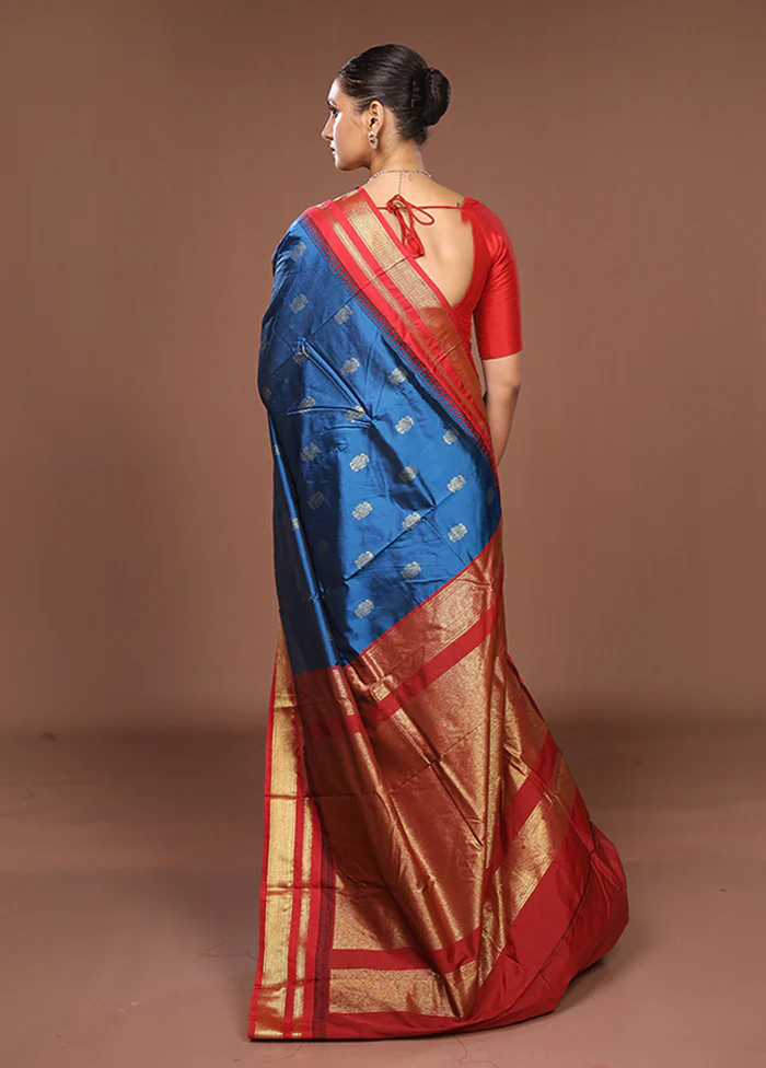 Blue Kanjivaram Silk Saree With Blouse Piece - Image 3