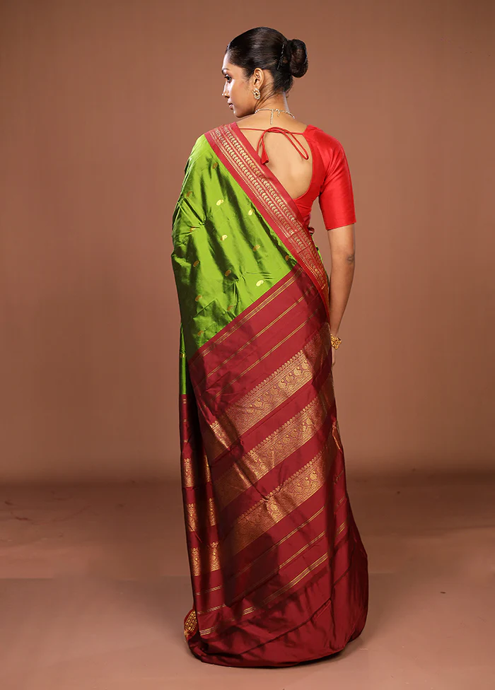 Blue Kanjivaram Silk Saree With Blouse Piece - Image 3