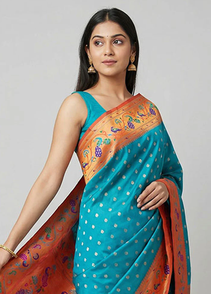 Blue Kanjivaram Silk Saree With Blouse Piece - Image 2