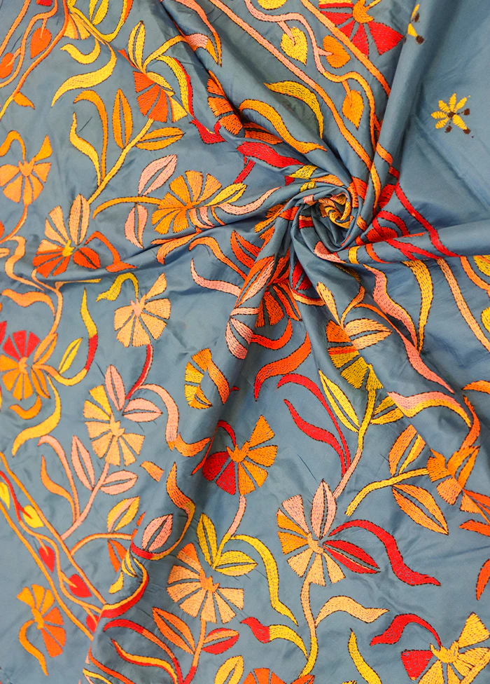 Grey Kantha Stitch Silk Saree With Blouse Piece - Image 2