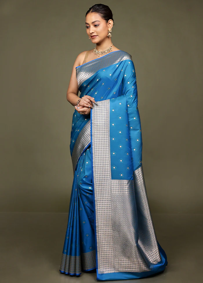 Blue Katan Silk Saree With Blouse Piece - Image 4
