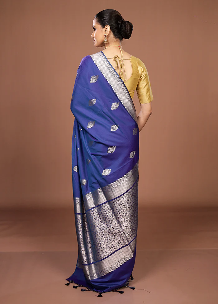 Blue Katan Silk Saree With Blouse Piece - Image 3