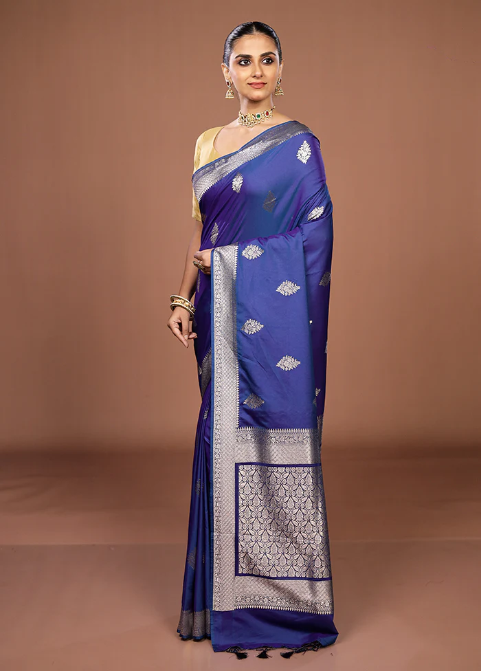 Blue Katan Silk Saree With Blouse Piece - Image 4