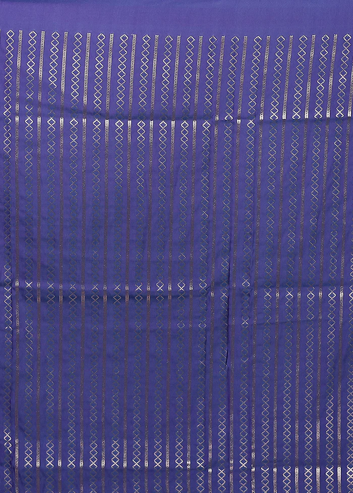 Blue Katan Silk Saree With Blouse Piece - Image 5