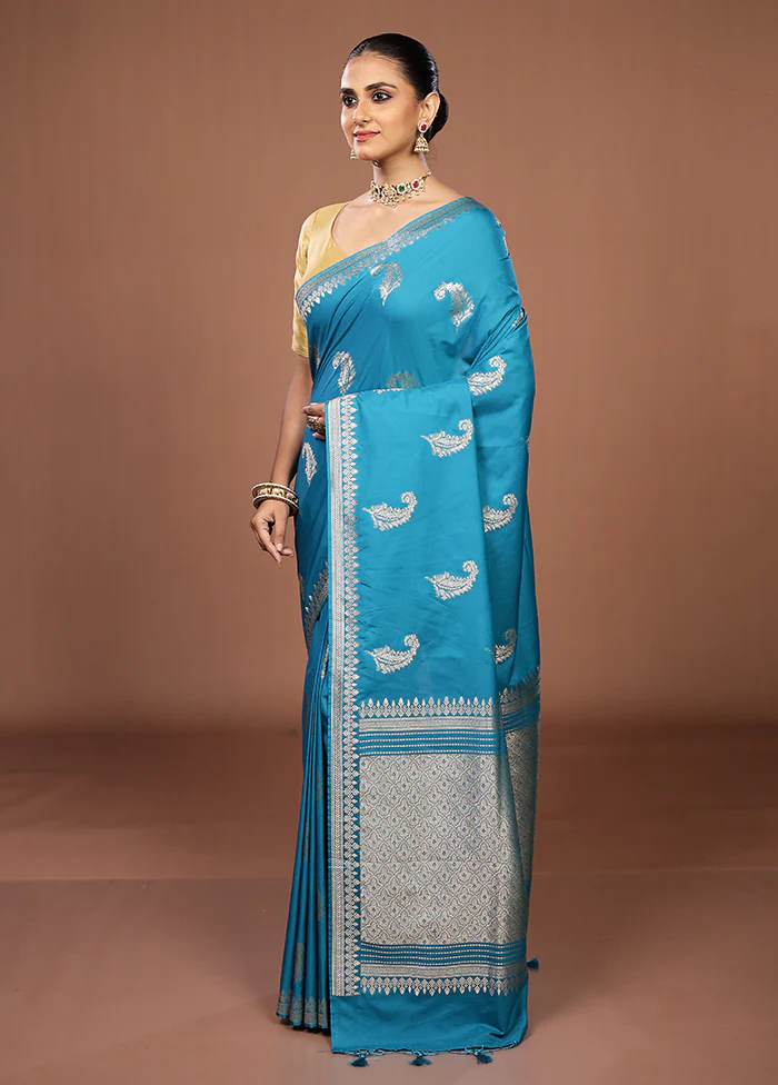 Blue Katan Silk Saree With Blouse Piece - Image 4