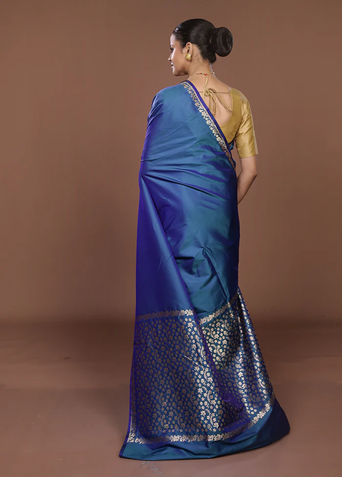 Blue Katan Silk Saree With Blouse Piece - Image 3