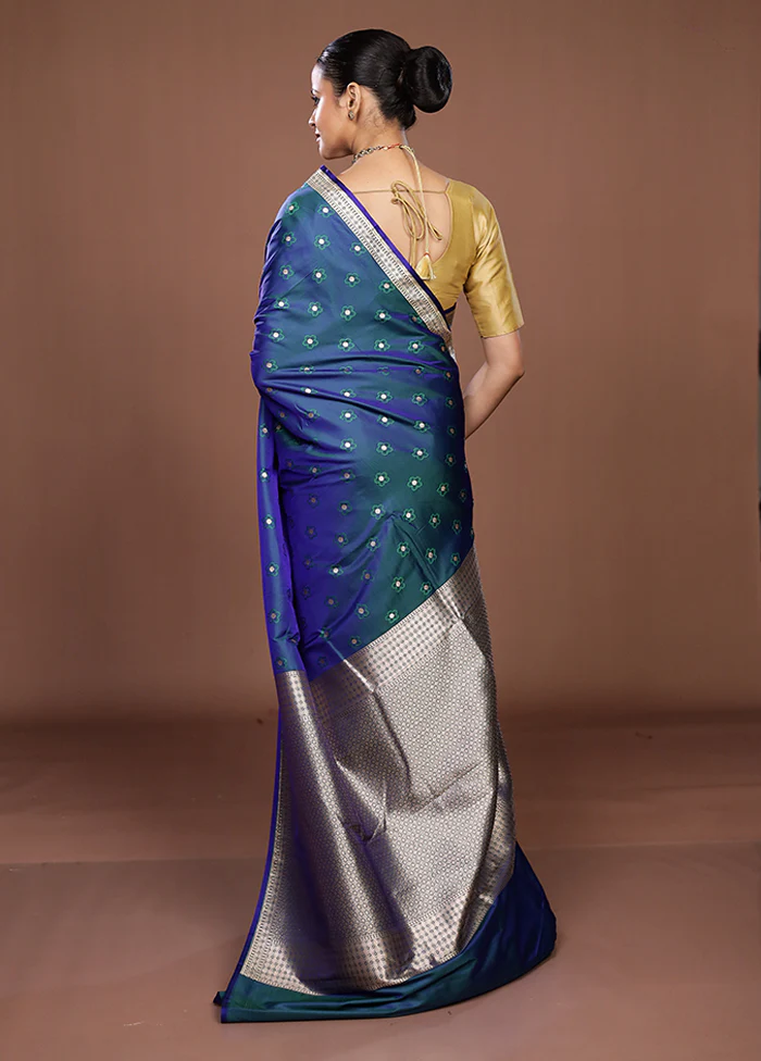 Blue Katan Silk Saree With Blouse Piece - Image 3