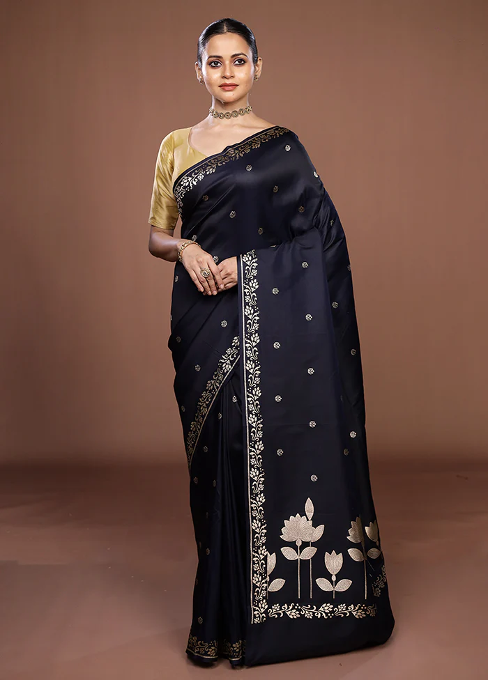 Blue Katan Silk Saree With Blouse Piece - Image 2