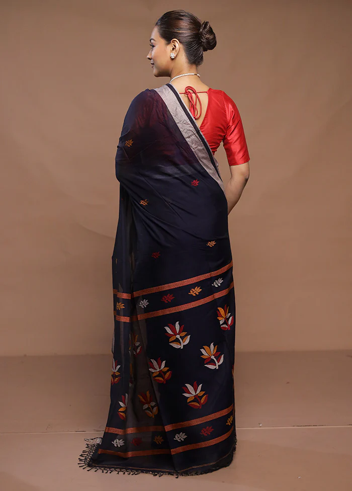 Blue Cotton Saree With Blouse Piece - Image 3