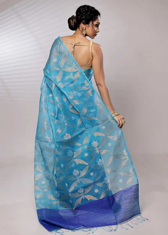 Blue Matka Pure Silk Saree With Blouse Piece - Image 3