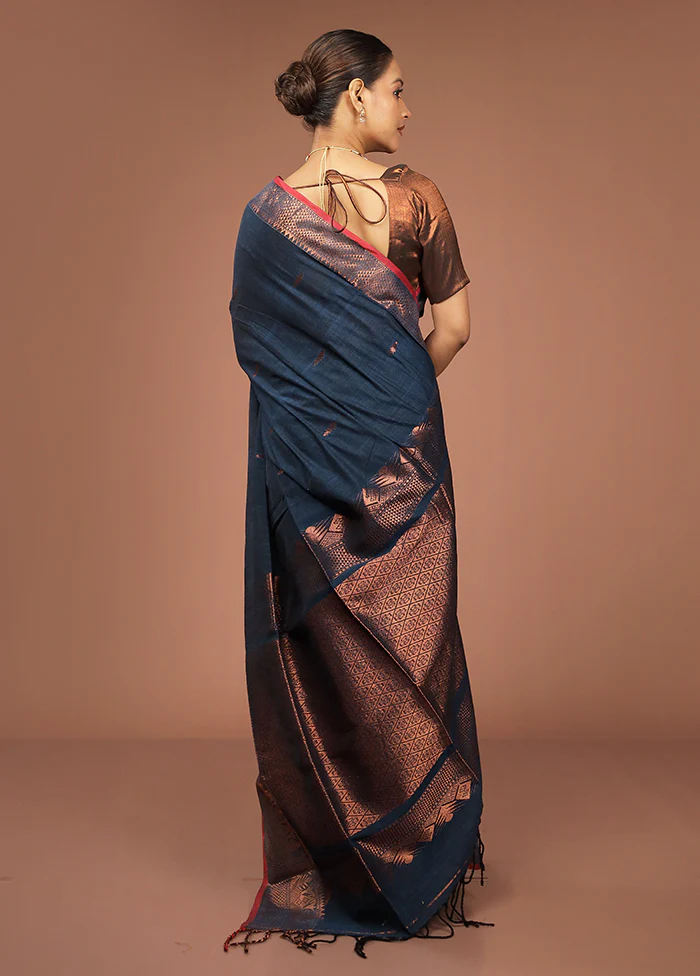 Blue Matka Silk Saree With Blouse Piece - Image 3