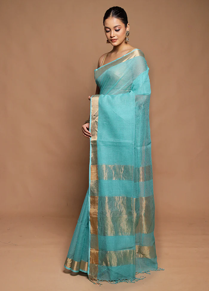 Blue Matka Silk Saree With Blouse Piece - Image 4