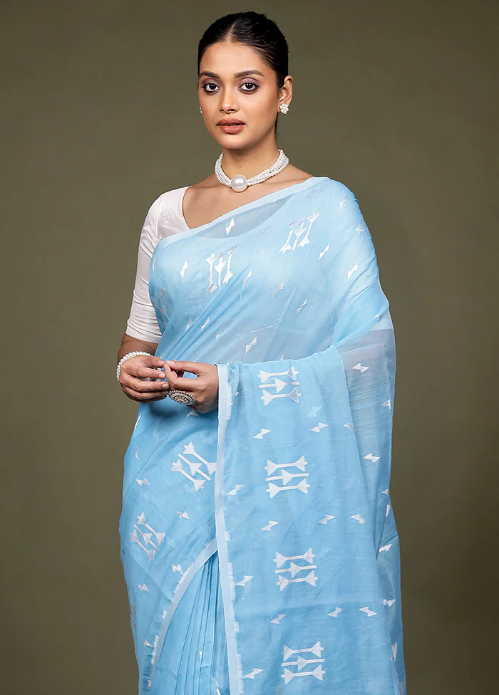 Blue Matka Silk Saree With Blouse Piece - Image 2