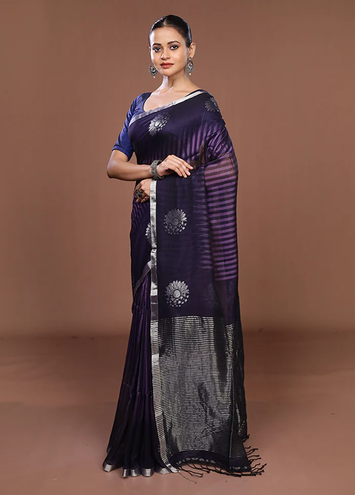 Blue Matka Silk Saree With Blouse Piece - Image 4