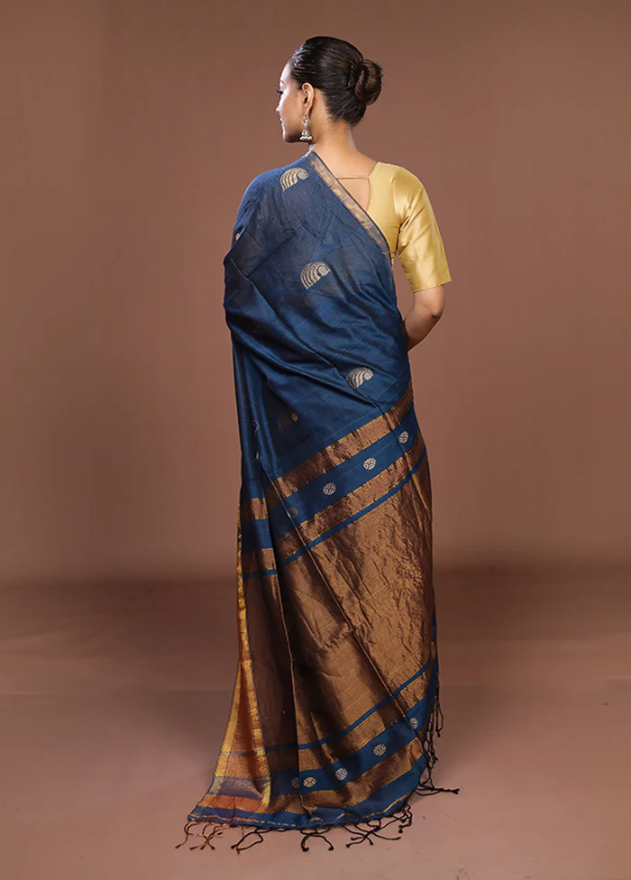 Blue Matka Silk Saree With Blouse Piece - Image 3