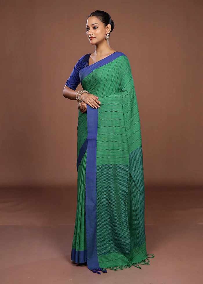 Blue Matka Silk Saree With Blouse Piece - Image 4