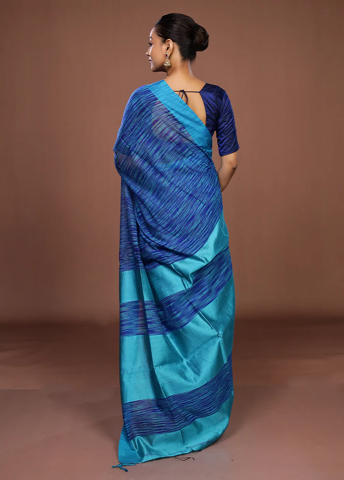 Blue Matka Silk Saree With Blouse Piece - Image 3
