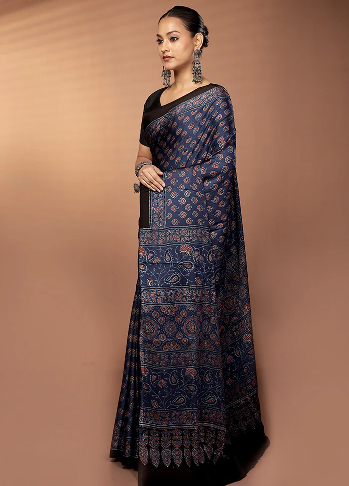 Blue Printed Silk Saree Without Blouse Piece - Image 4