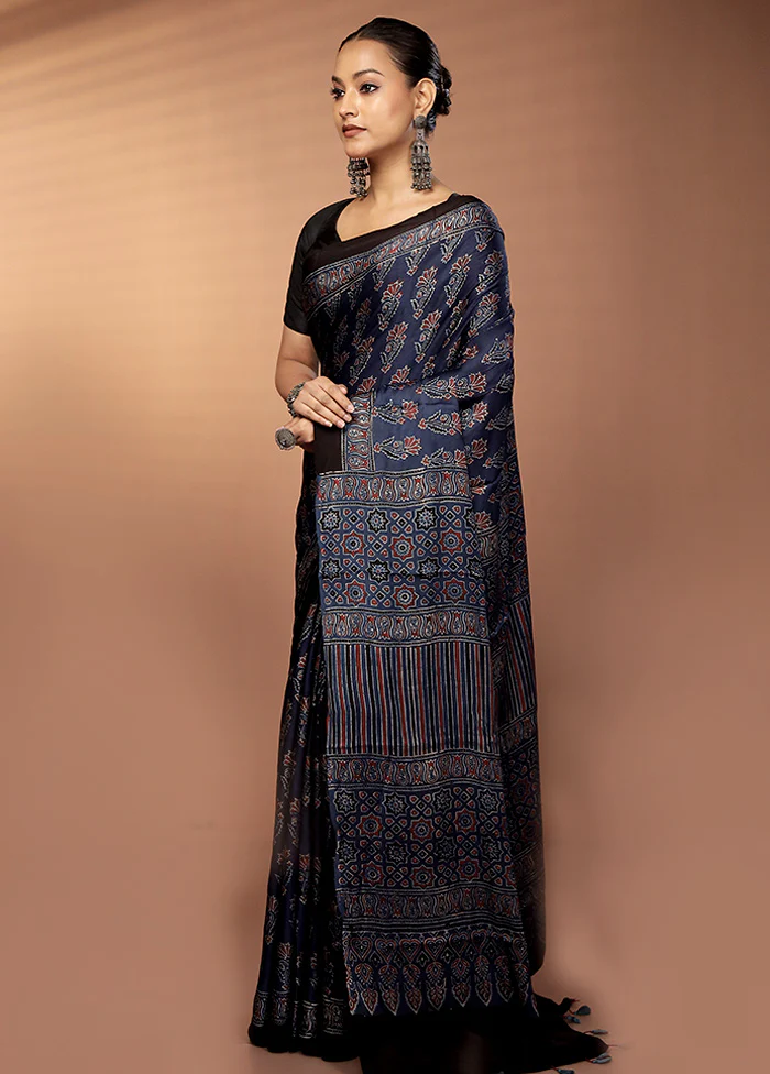 Blue Printed Pure Silk Saree Without Blouse Piece - Image 4