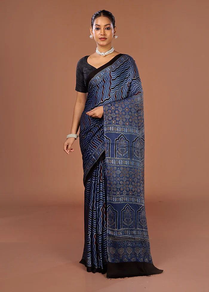 Blue Printed Silk Saree Without Blouse Piece - Image 2