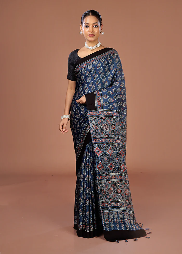 Blue Printed Silk Saree Without Blouse Piece - Image 2