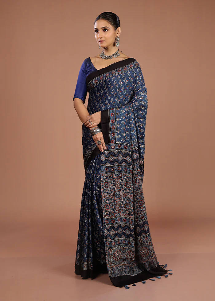 Blue Printed Pure Silk Saree Without Blouse Piece - Image 4