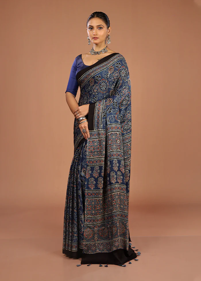 Blue Printed Pure Silk Saree Without Blouse Piece - Image 4