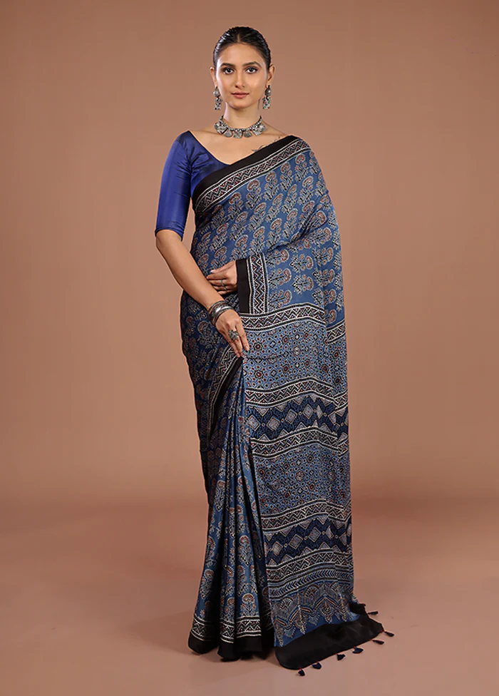 Blue Printed Silk Saree Without Blouse Piece - Image 2
