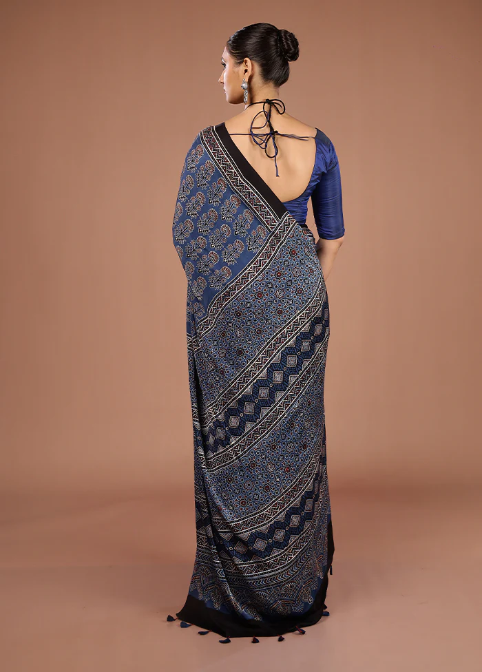 Blue Printed Silk Saree Without Blouse Piece - Image 3